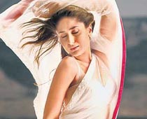 Halkat Jawani, item song from Heroine, sparks interest